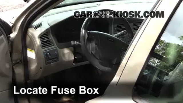 2001 Volvo V70 2.4L 5 Cyl. Fusible (interior) Control